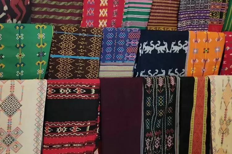 Keunikan Tenun Ikat NTT: Warisan Budaya yang Tetap Hidup
