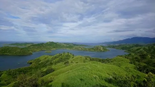 INFRASTRUKTUR MEMBAIK, PESONA BUKIT WATU MITONG DI RIUNG MAKIN DIMINATI WISATAWAN