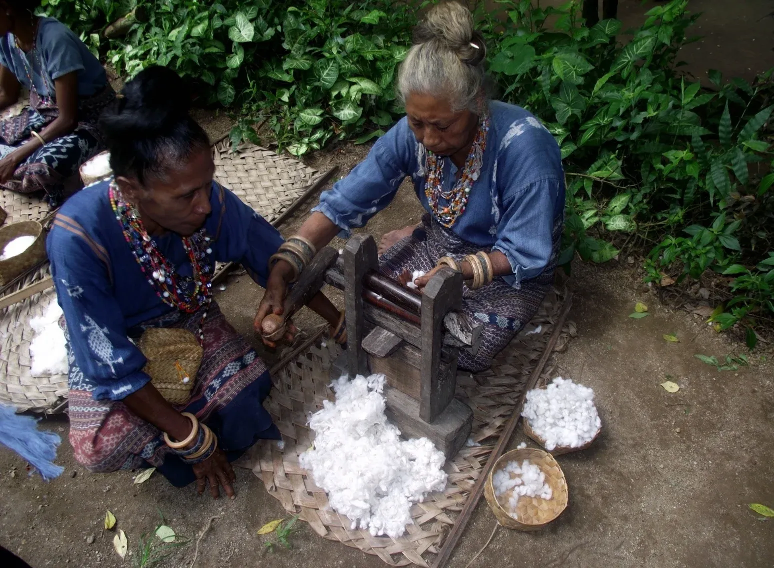 Pelestarian Tenun Ikat Sikka Terus Didorong, Generasi Muda Mulai Terlibat