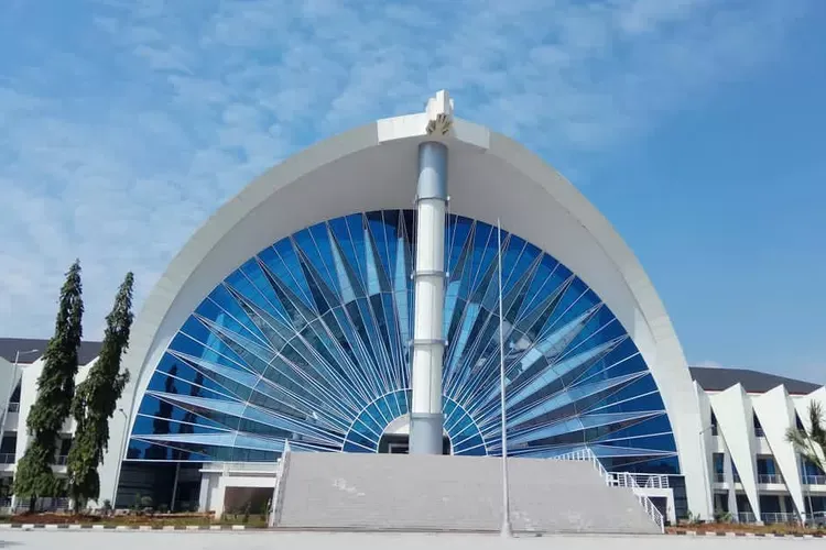 Resmi Berlaku Hari Ini! UMP NTT 2026 Naik Menjadi Rp2.455.898