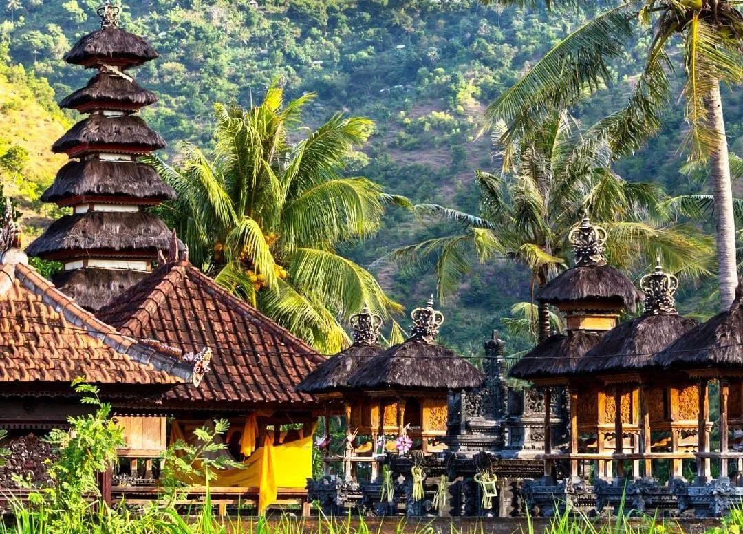 Kontroversi Keputusan Adat Selat Karangasem: Pembatasan Pendatang Asal NTT Picu Perdebatan