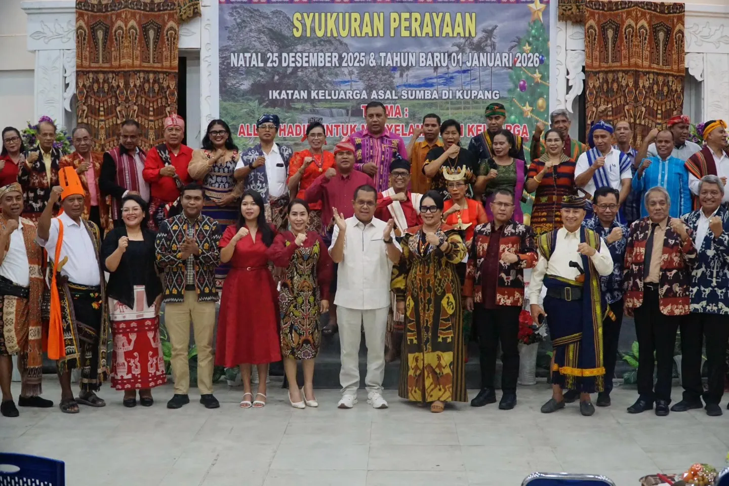 Melki Laka Lena Tekankan Kekuatan Budaya Sumba dan Peran Keluarga di Perayaan Natal IKAS Kupang