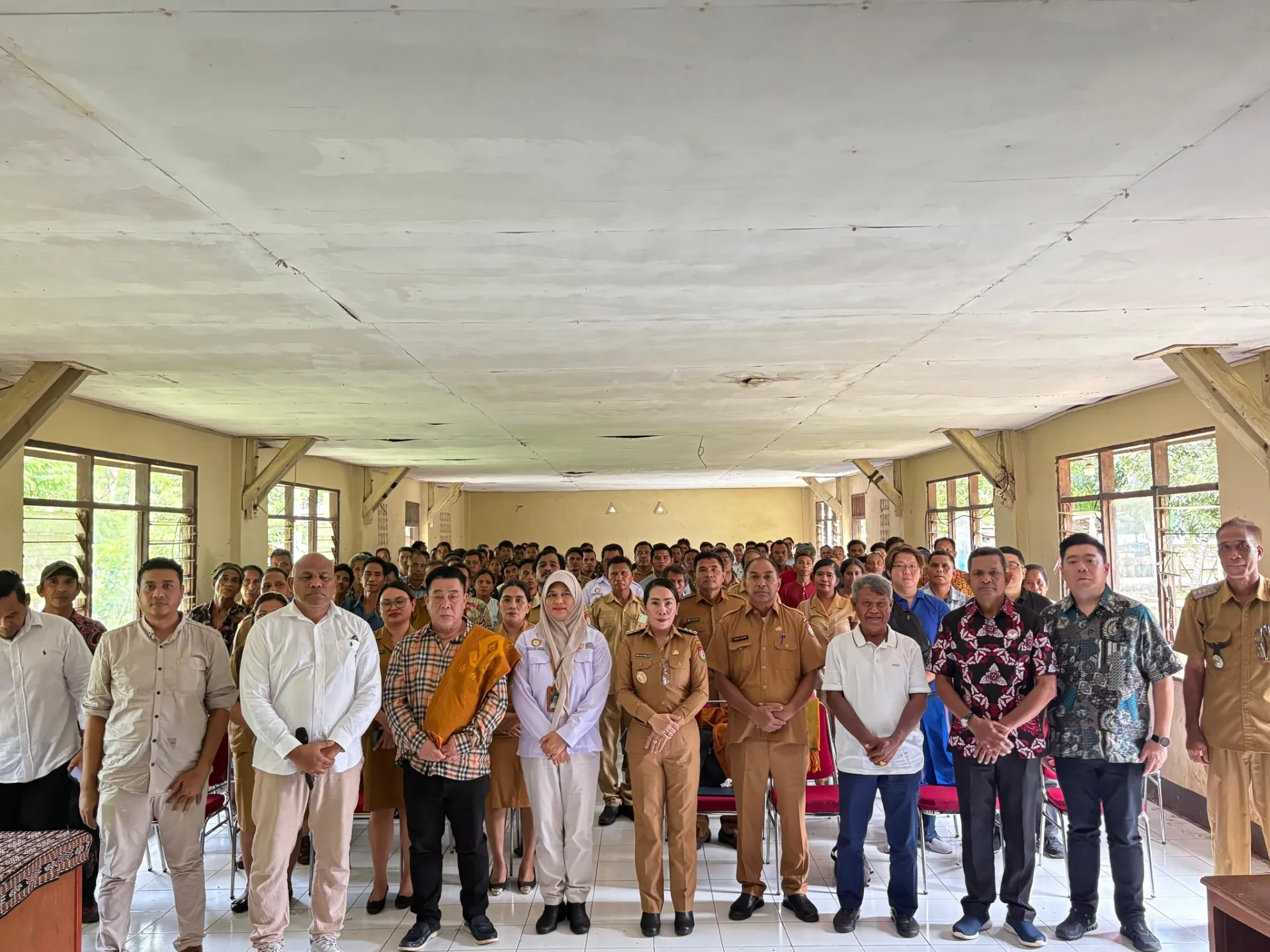 Bupati Sumba Barat Daya Dorong Warga Kodi Utara Gunakan Jalur Legal sebagai PMI